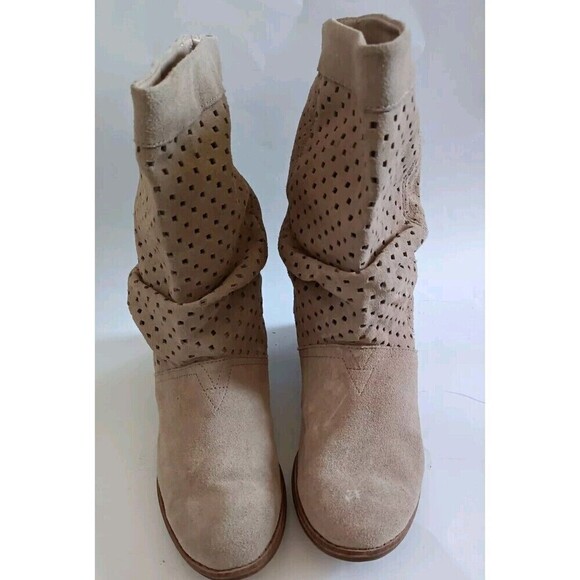Toms Boots Womens Serra Oxford Size 6.5 Tan Perforated  Suede Slouch Pull On - Picture 1 of 9